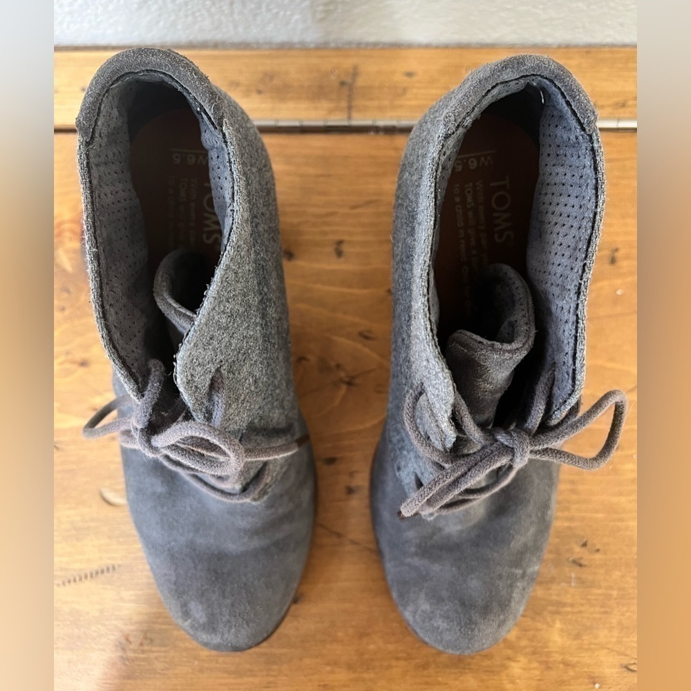 TOMS Lunata Grey Suede Lunata Booties - Picture 4 of 12